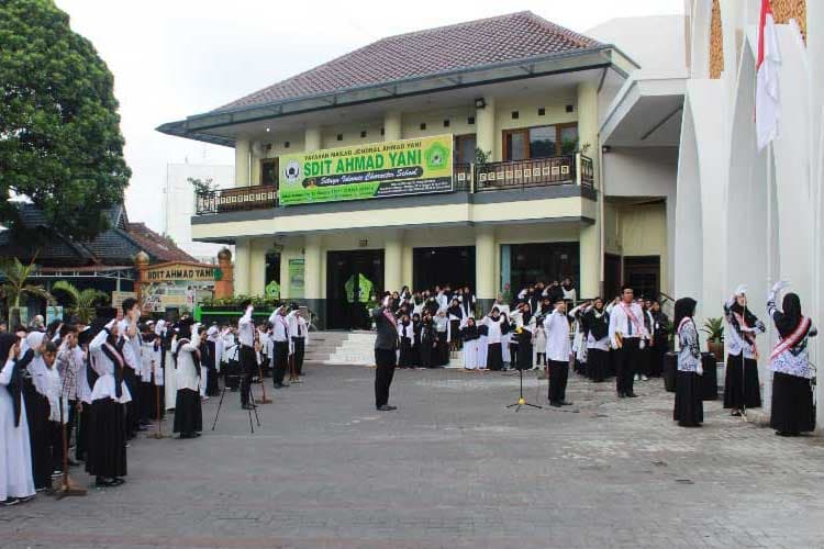 Bergerak Bersama Rayakan Merdeka Belajar, Inspirasi Hari Guru di SDIT Ahmad Yani Malang