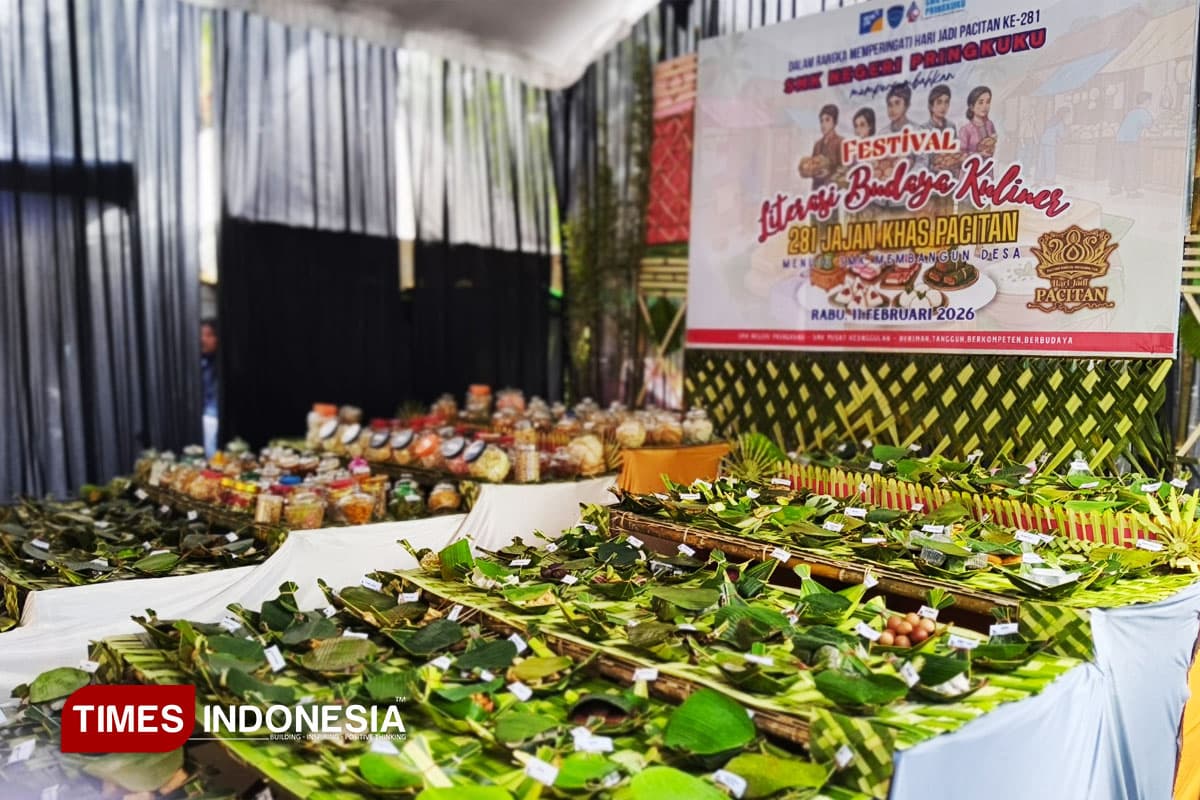 Sajikan 281 Jajan Khas, SMKN Pringkuku Rayakan HUT Pacitan dengan Festival Literasi Kuliner