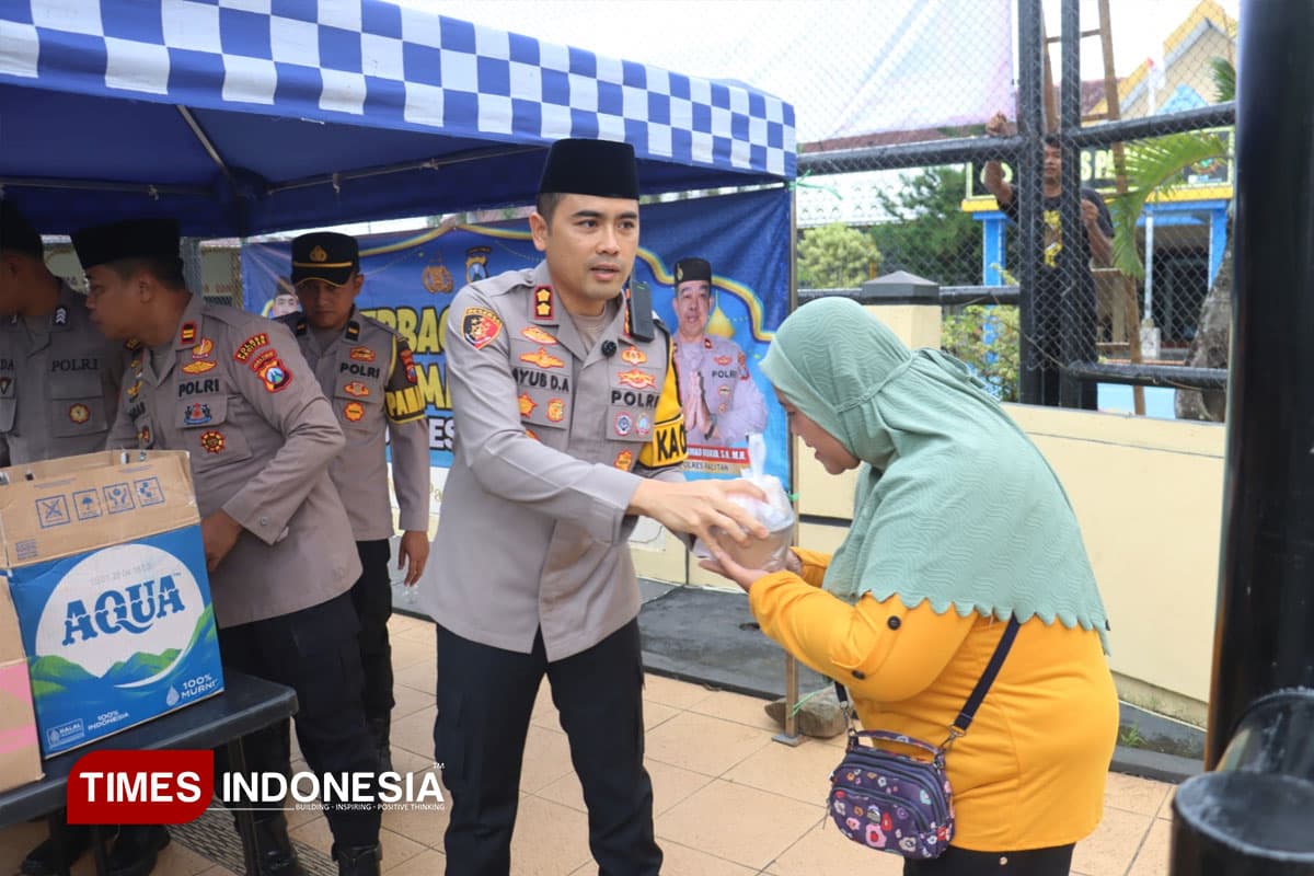 Bagi Takjil hingga Santuni Anak Yatim Selama Ramadan, Cara Polres Pacitan Tingkatkan Kepedulian