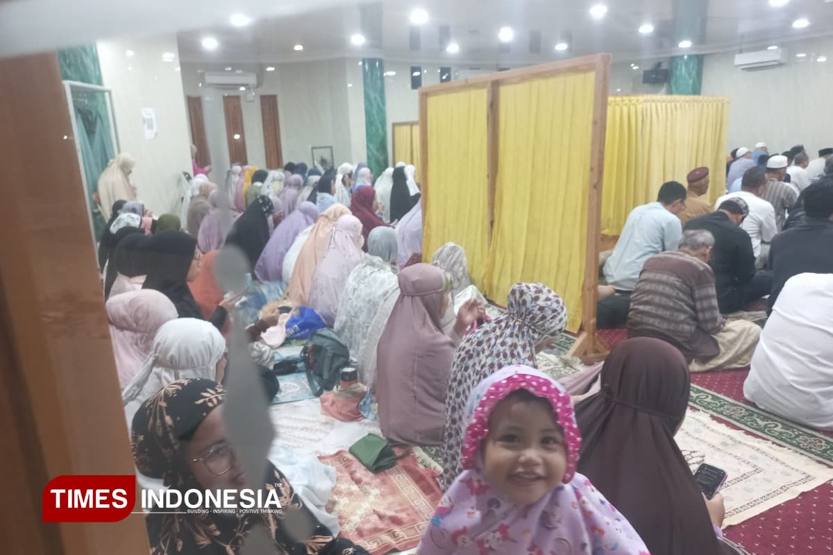 Orang yang Salat Tarawih Malam ke-23, Dijanjikan Kota di Surga