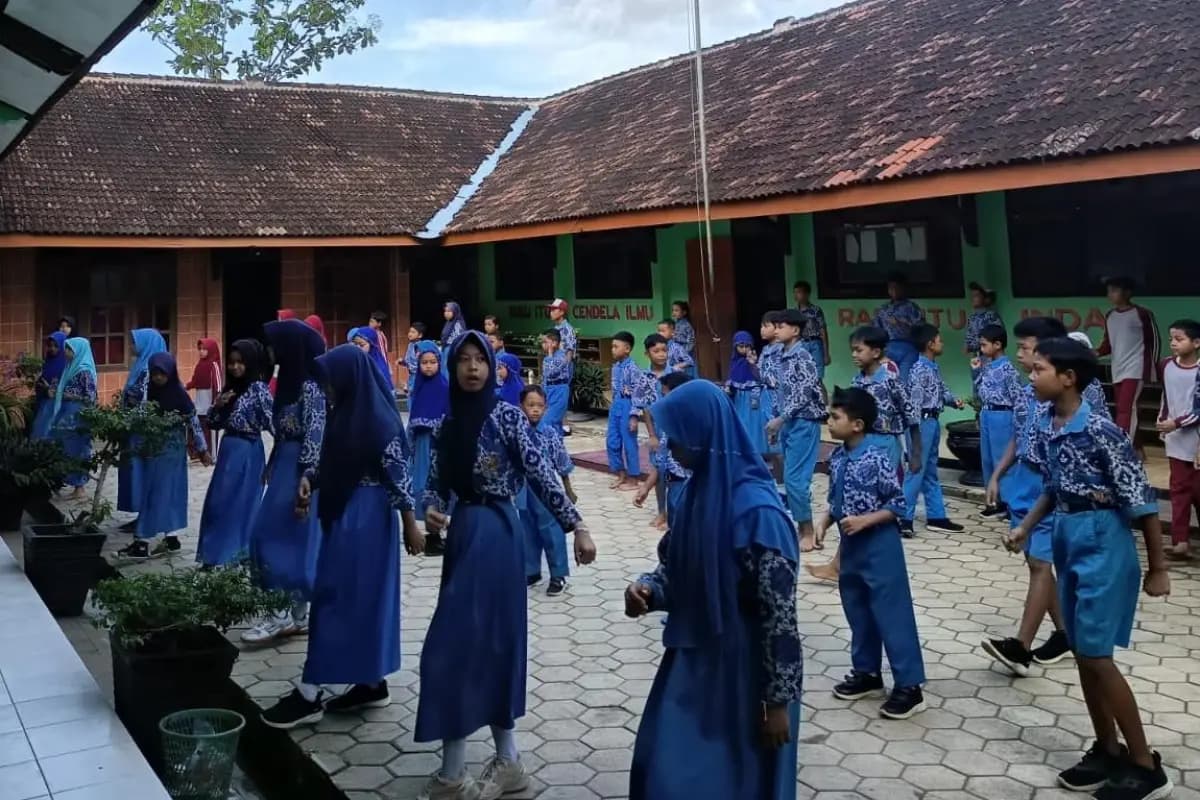 SDN 3 Sempu Pacitan Biasakan Pagi Ceria untuk Pembentukan Karakter Siswa