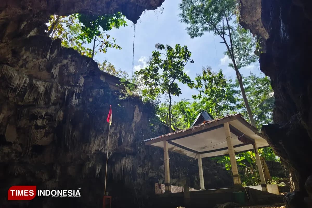 Malam 1 Suro 2026, Goa Kalak Pacitan Jadi Tujuan Semedi Warga dari Berbagai Kota